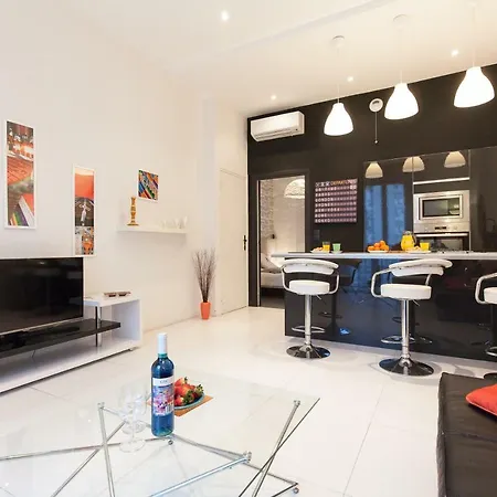Voyage 2 Pieces 3 Etoiles Calme Plein Centre A 5mn Des Plages Et Du Palais Apartment *