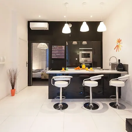 Apartment Voyage 2 Pieces 3 Etoiles Calme Plein Centre A 5mn Des Plages Et Du Palais *