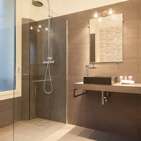 Apartment Voyage 2 Pieces 3 Etoiles Calme Plein Centre A 5mn Des Plages Et Du Palais *