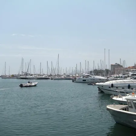 Voyage 2 Pieces 3 Etoiles Calme Plein Centre A 5mn Des Plages Et Du Palais Lejlighed *